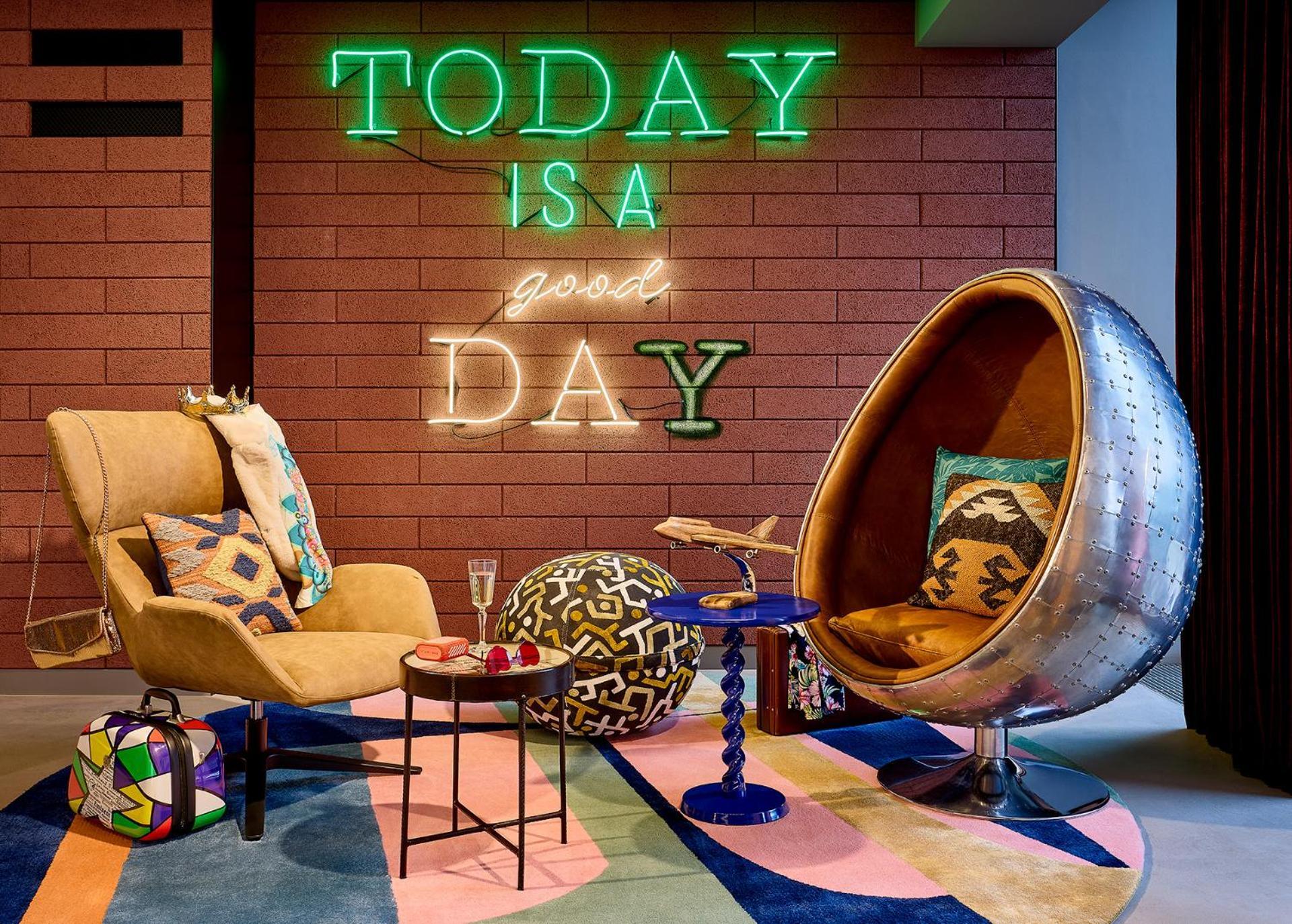 Moxy Luxembourg Airport 호텔 Niederanven 외부 사진