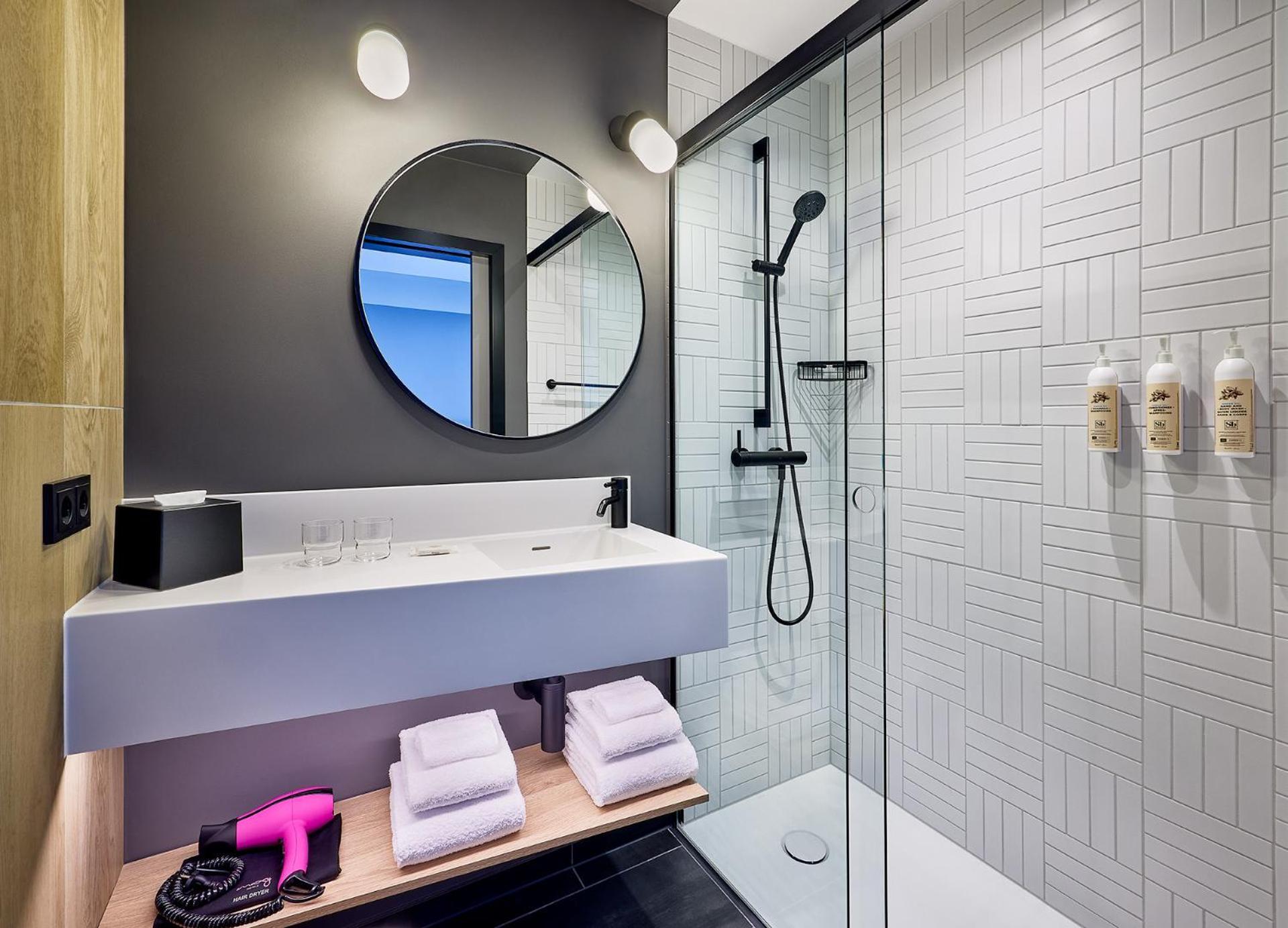 Moxy Luxembourg Airport 호텔 Niederanven 외부 사진