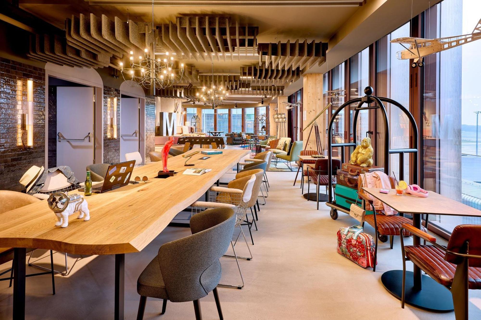 Moxy Luxembourg Airport 호텔 Niederanven 외부 사진