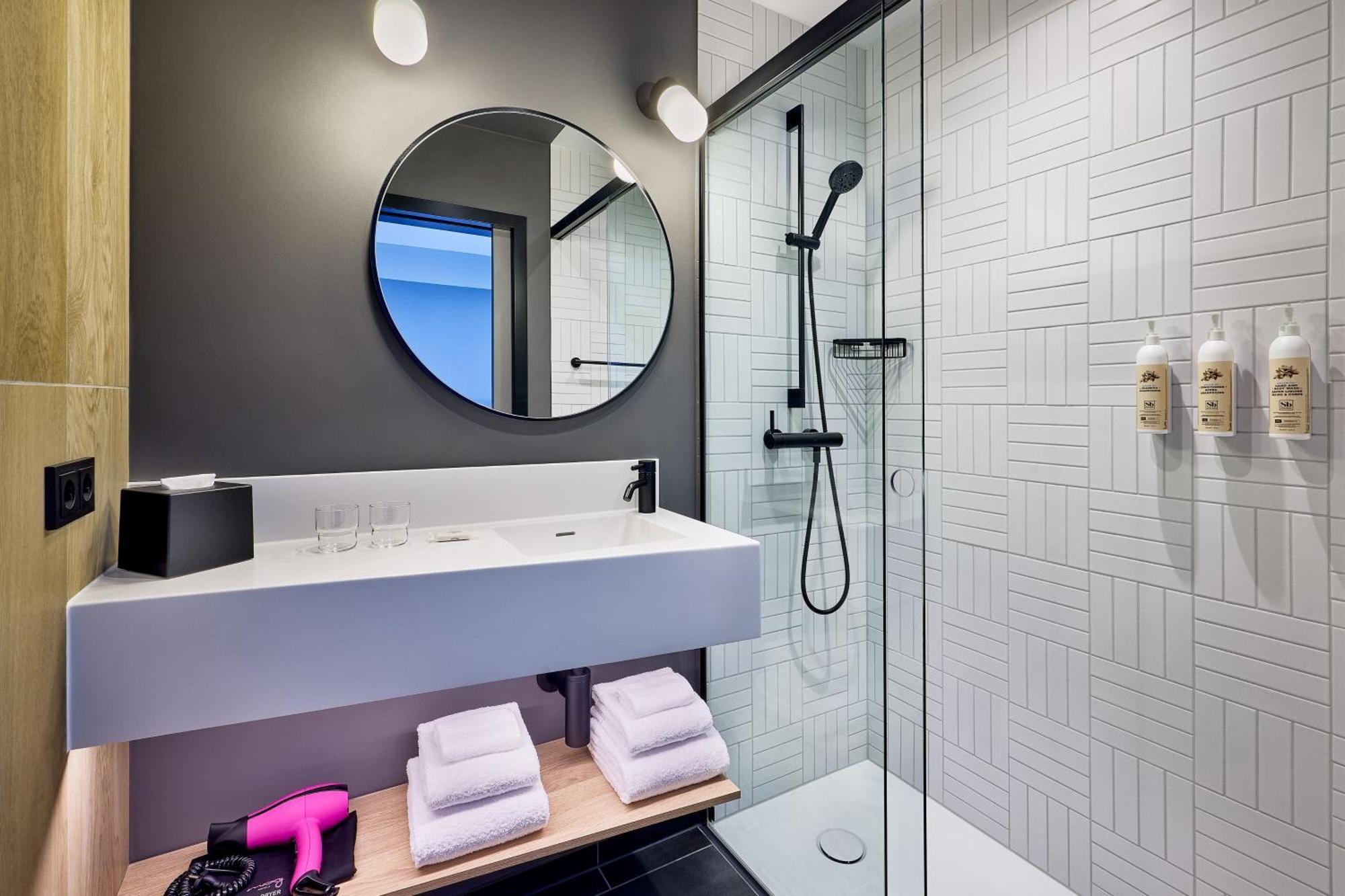 Moxy Luxembourg Airport 호텔 Niederanven 외부 사진